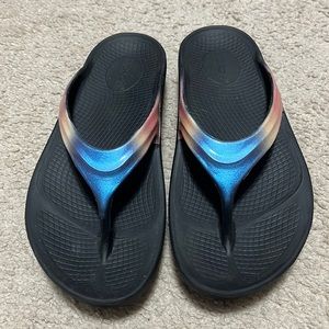 Oofos lux thongs